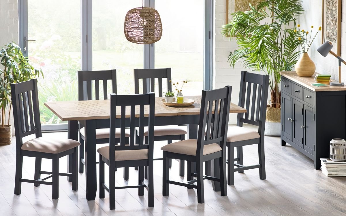 bordeaux-dining-table-6-dining-chairs-roomset